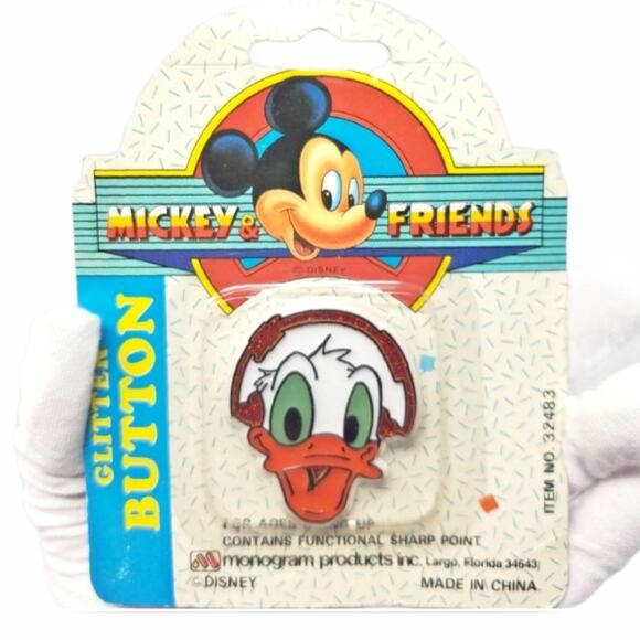 Disney Donald Duck Vintage Plastic Button NIP - Picture 2 of 5